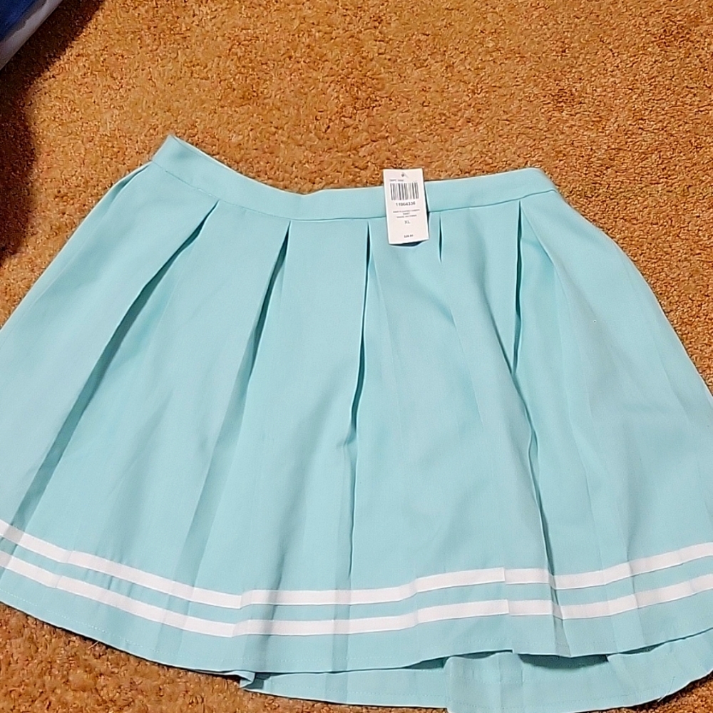 Mint pleated skirt xl